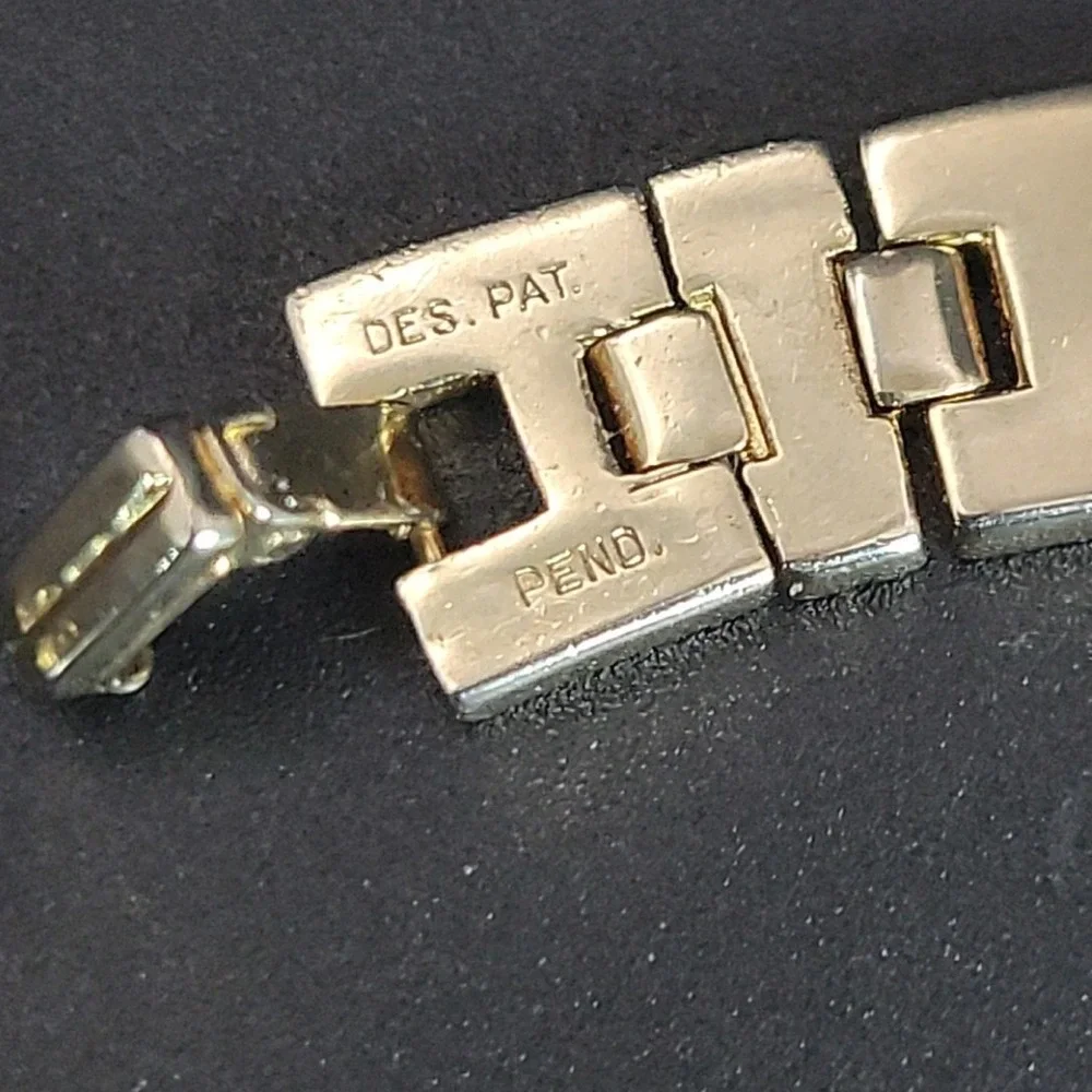 Vintage Crown Trifari Gold Brick Link Choker Necklace 15‎ Inch Old Money